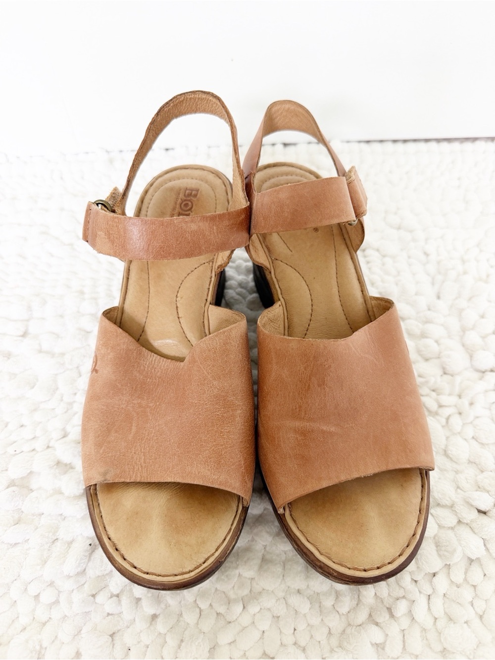 BORN leather sandal wedge heels size 7 brown cushioned insole - Picture 2 of 6